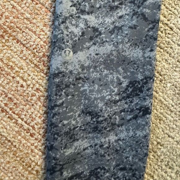 Women’s Lululemon Fast & Free 7/8 leggings - ice grey - size‎ 4 - Picture 7 of 10